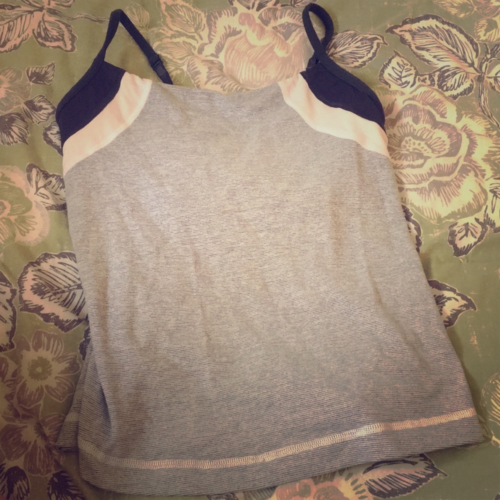 Lululemon tank built in bra